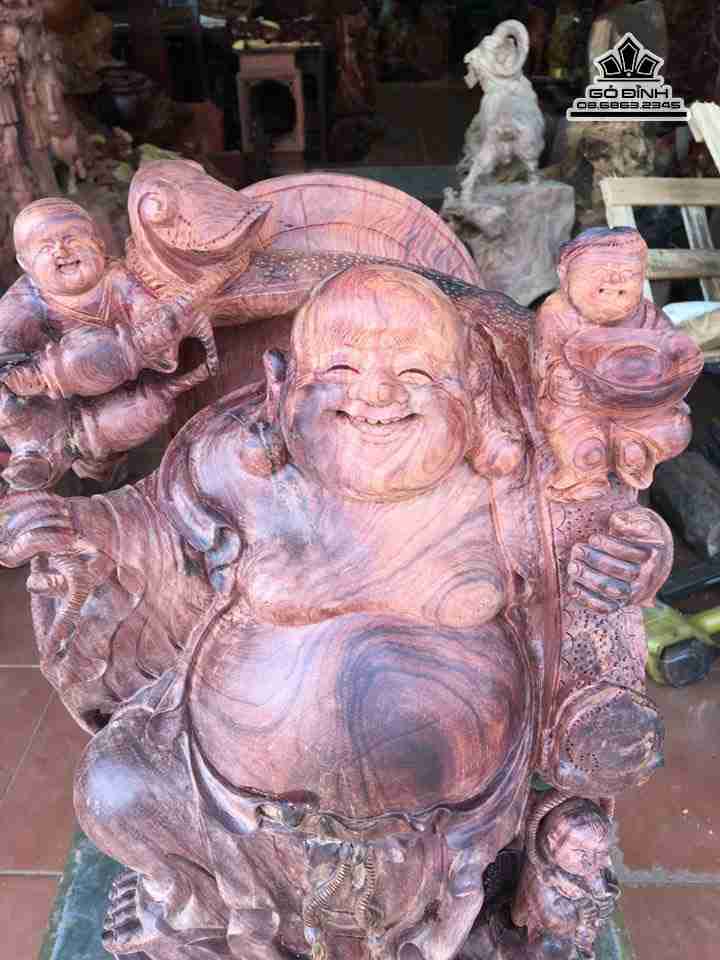 gia-Phat-di-lac-tam-phuc-go-cam-cao-55-rong-32-sau-26-cm