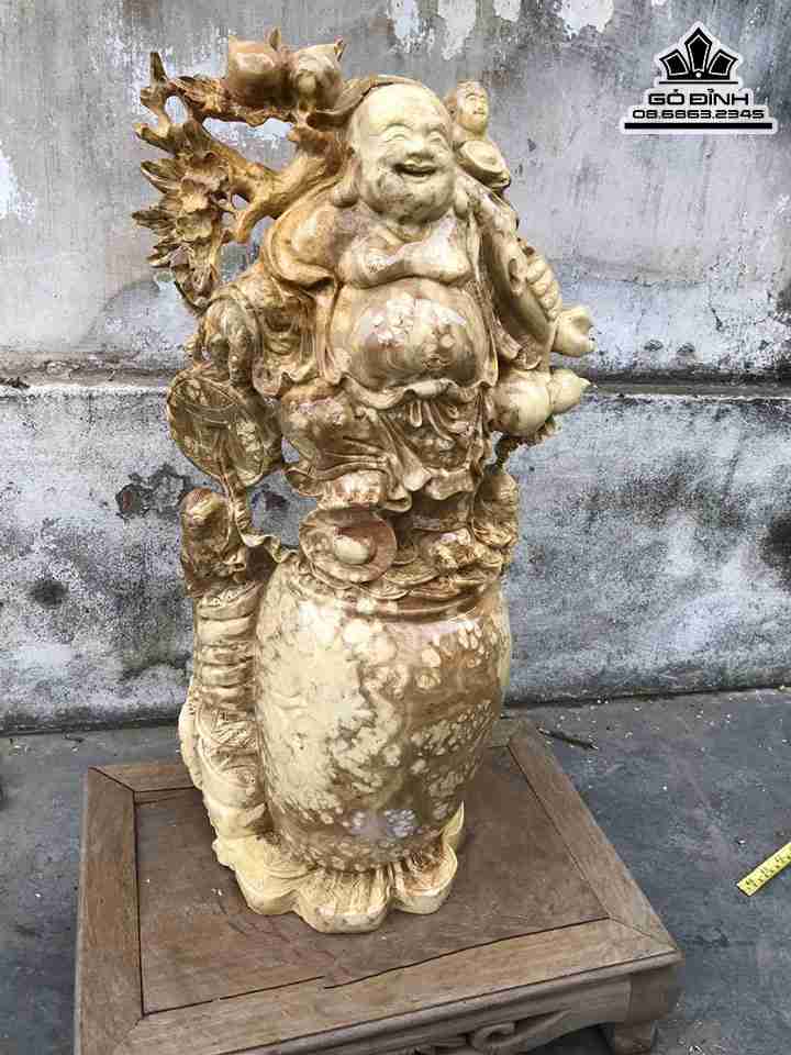 Tuong-Phat-Di-Lac-Dung-Chum-Tien-Go-Nu-Nghien