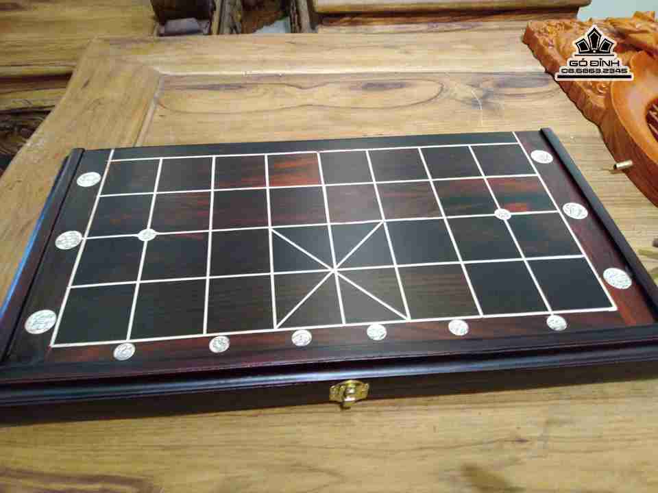 Bo-ban-co-go-trac-vuong-50-cm