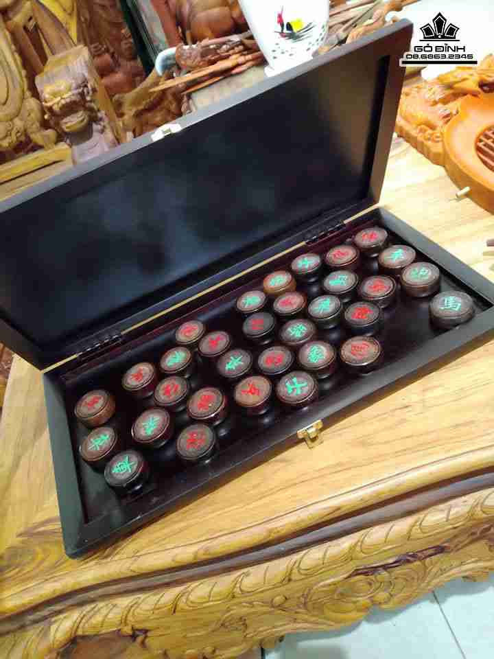 Bo-ban-co-go-trac-vuong-50-cm