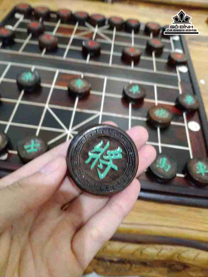 Bo-ban-co-go-trac-vuong-50-cm