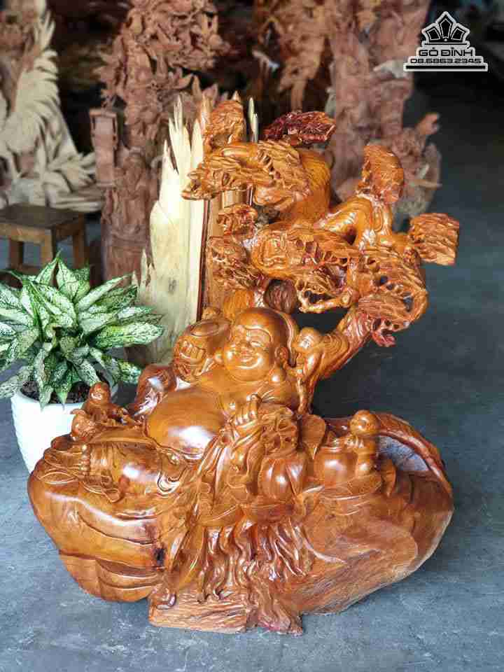 Phat-di-lac-ngoi-goc-dao-go-huong-cao-85-rong-83-day-53-cm