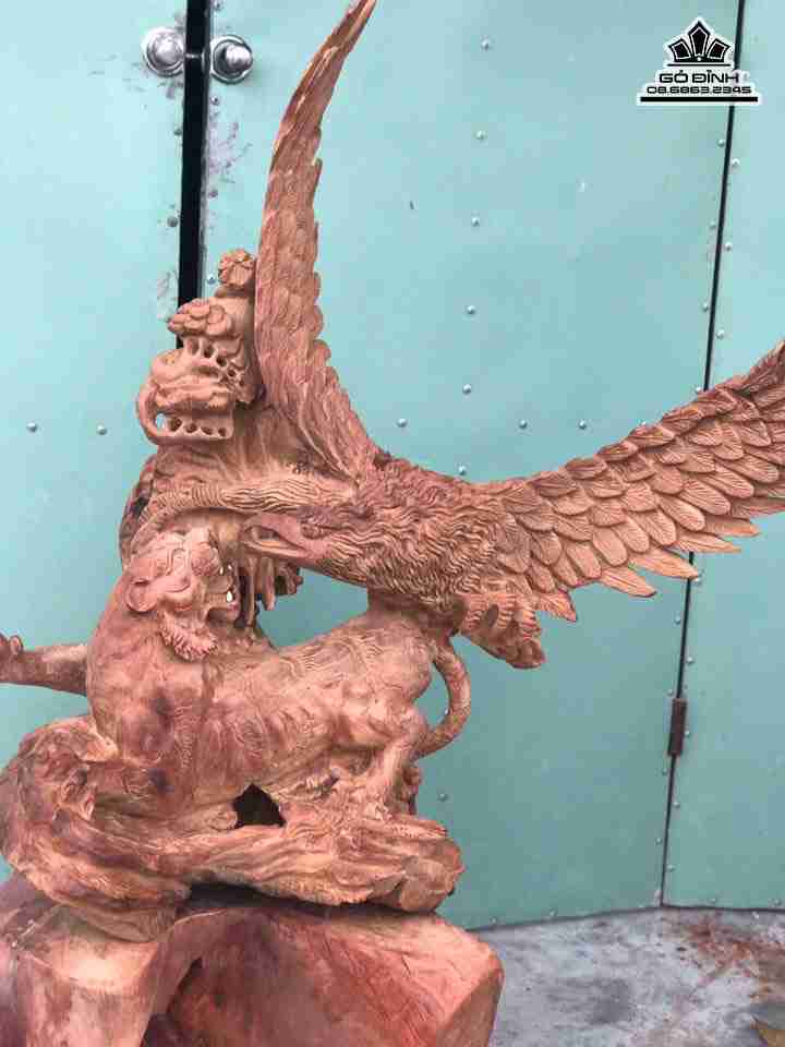 mua-Anh-hung-tuong-ngo-go-huong-cao-130-kem-don-rong-90-day-50-cm