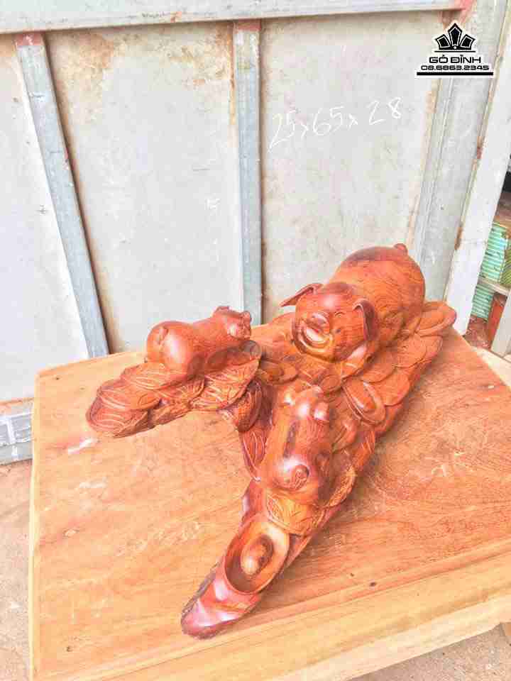 Gia-dinh-nha-lon-go-huong-cao-25-rong-65-sau-28-cm