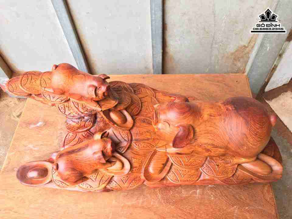 Gia-dinh-nha-lon-go-huong-cao-25-rong-65-sau-28-cm