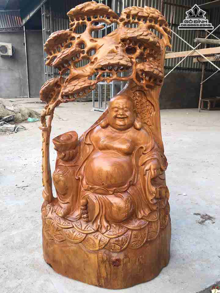 Tuong-Phat-Di-Lac-Ngoi-Goc-Tung-go-xa-xi-gu-huong