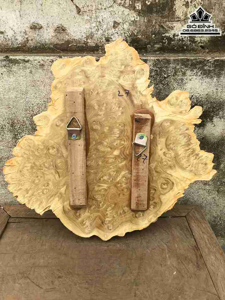 Tranh-Chu-Nhan-Go-Nu-Nghien