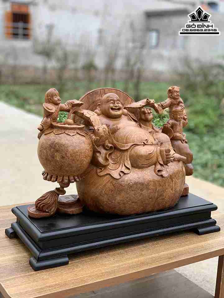 Tuong-Phat-Di-Lac-Ngoi-Tam-Phuc-Go