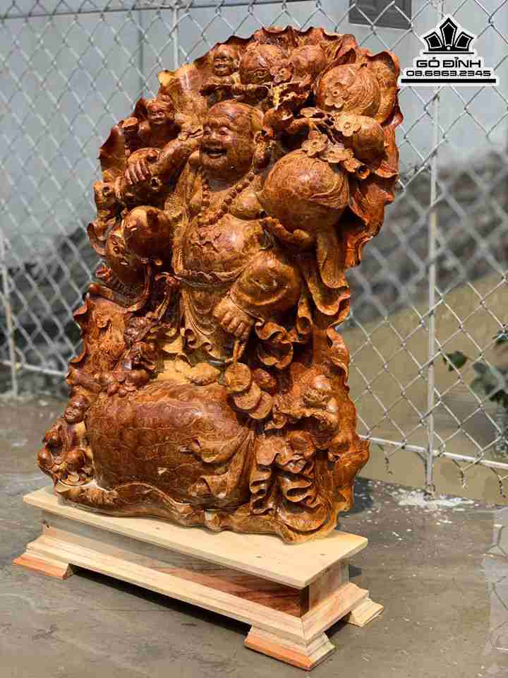 Tuong-Phat-Di-Lac-Vac-Canh-Dao-Go-Nu-Huong