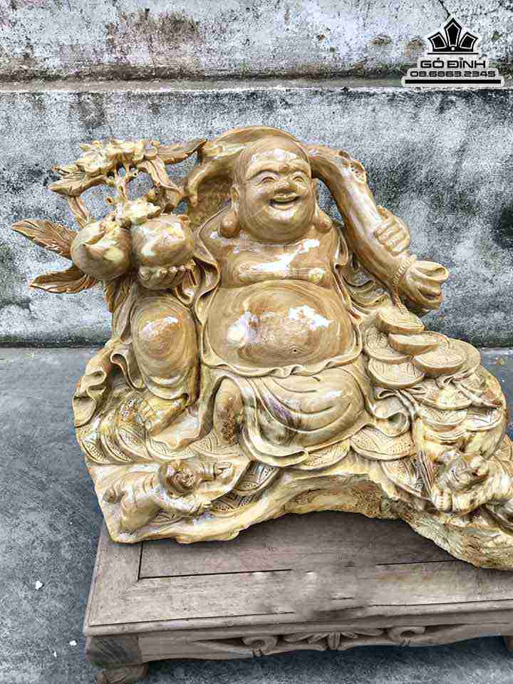 Tuong-Phat-Di-Lac-Ngoi-Go-Nu-Nghien