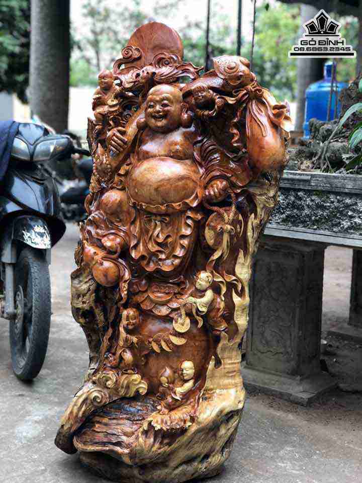 Tuong-Phat-Di-Lac-Tai-Loc-Go-Dep