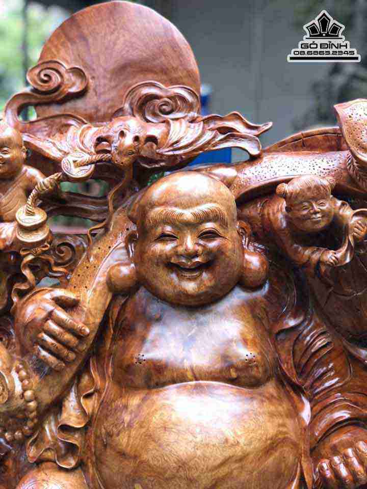 Tuong-Phat-Di-Lac-Tai-Loc-Go-Dep