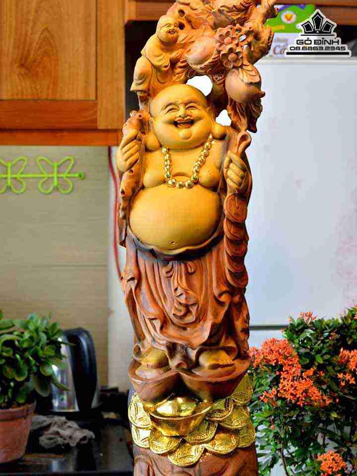 Tuong-Phat-Di-Lac-Tai-Loc-Go-Phong-Thuy