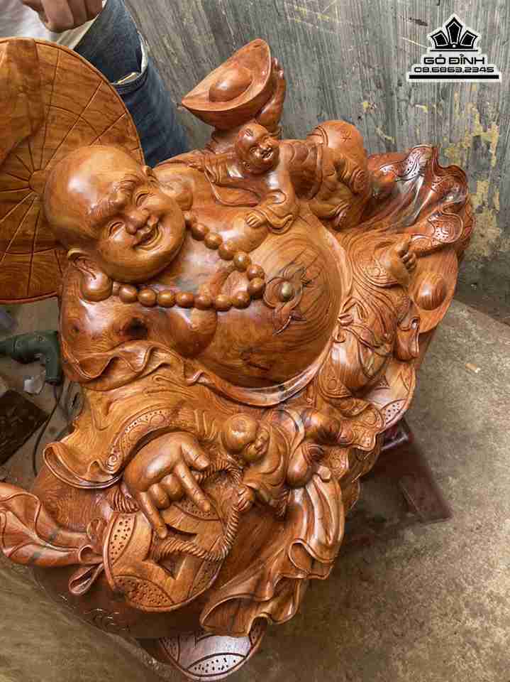 Tuong-Phat-Di-Lac-Tam-Phuc-Go-Phong-Thuy