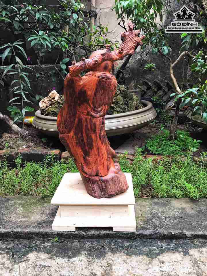 gia-Tuong-Ong-Tho-Go-Trac