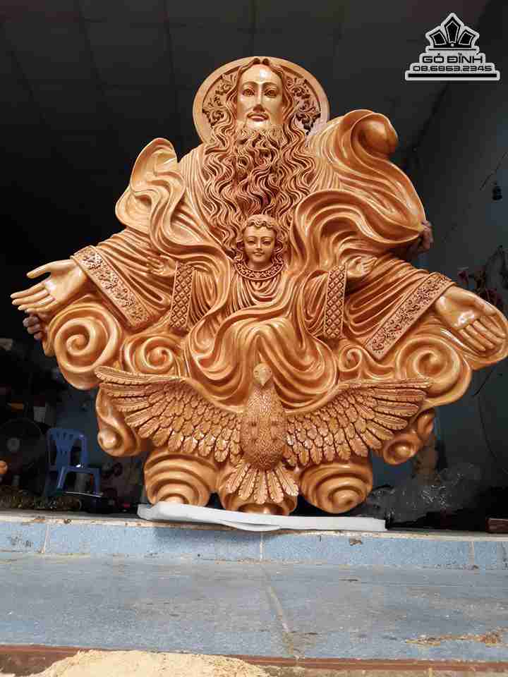 Tuong-Chua-Ba-Ngoi-Go-Trai