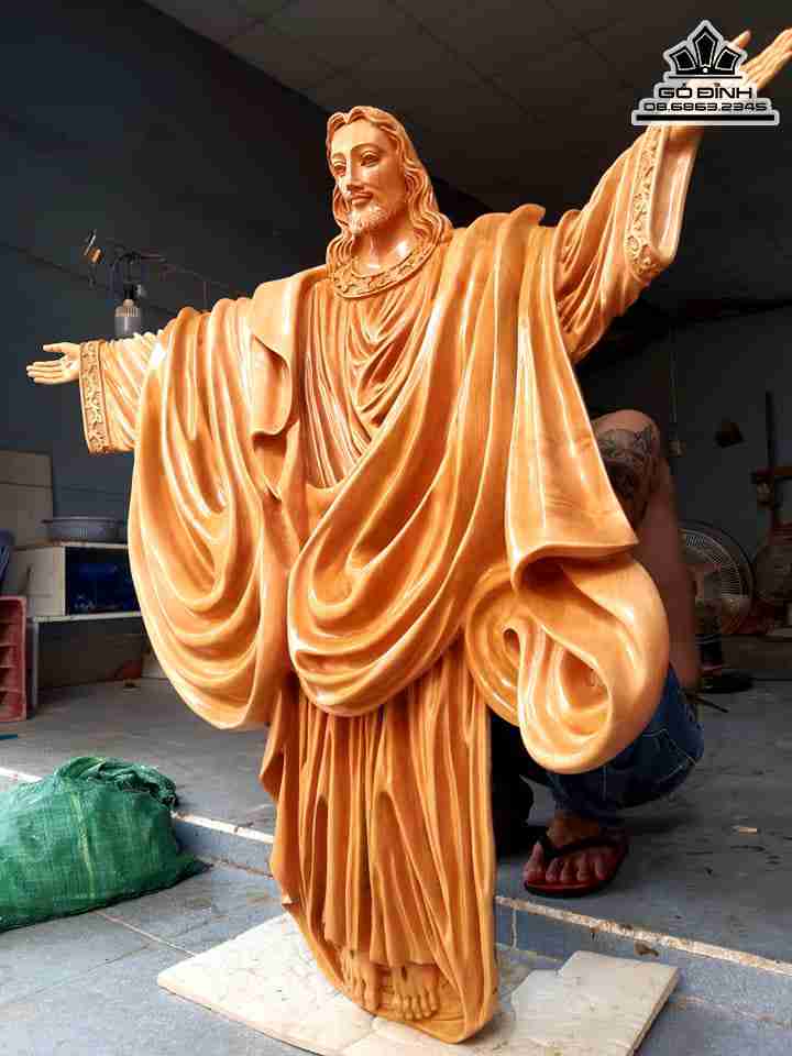 Tuong-Chua-Phuc-Sinh-Go-Trai