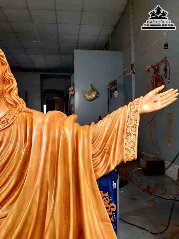 Tuong-Chua-Phuc-Sinh-Go