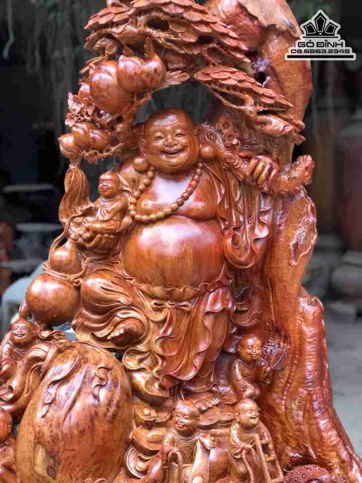 Tuong-Phat-Di-Lac-Va-Thap-Ngu-Tieu-Dong-Go