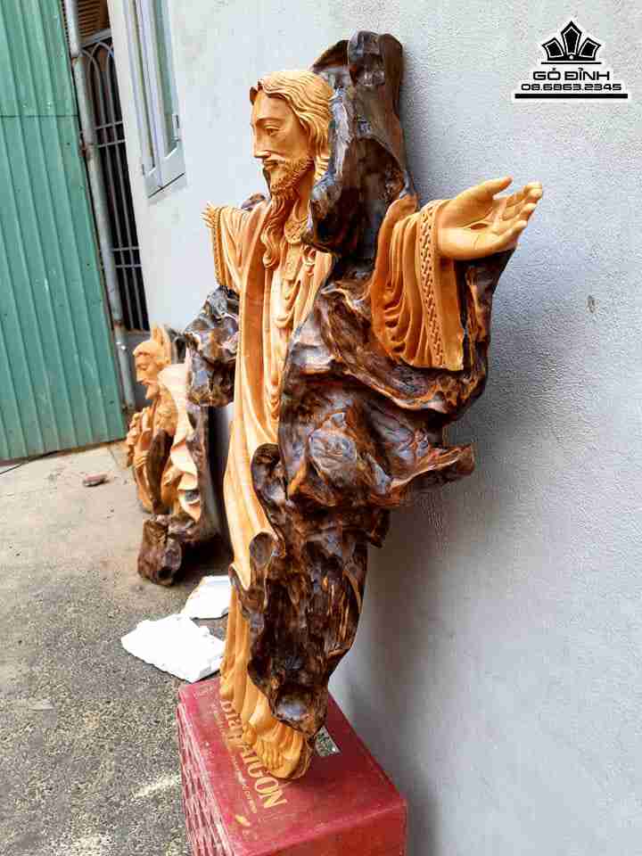 Tuong-Chua-Phuc-Sinh-Go