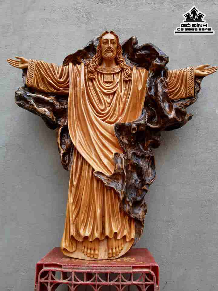 Tuong-Chua-Phuc-Sinh-Go-Trai