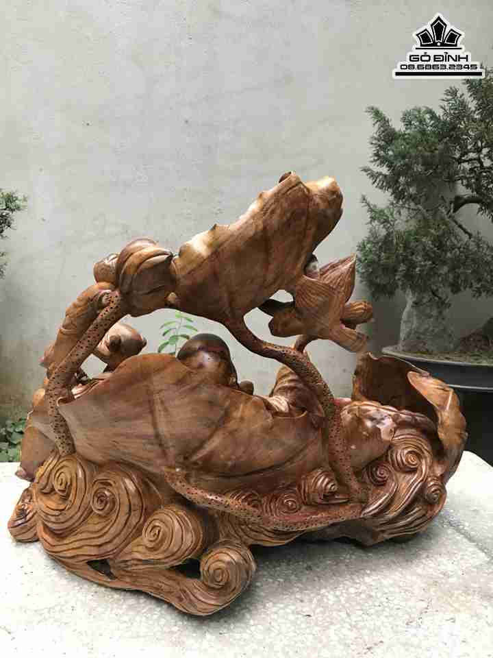 Tuong-Phat-Di-Lac-Ngoi-Go-Xa-Xi