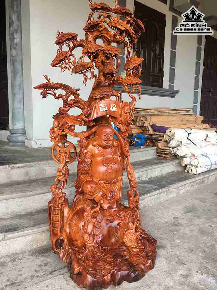 Tuong-Phat-Di-Lac-Dung-Goc-Tung-Go-Huong