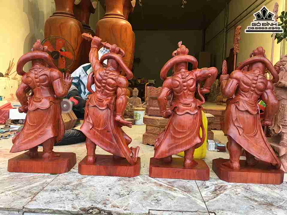 Tuong-Tu-Dai-Kim-Cang-Go-Dep