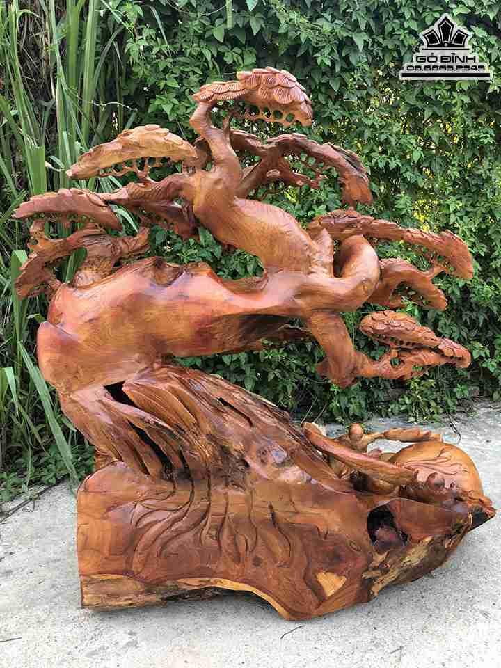 Tuong-Phat-Di-Lac-Ngoi-Goc-Tung-Go-Huong