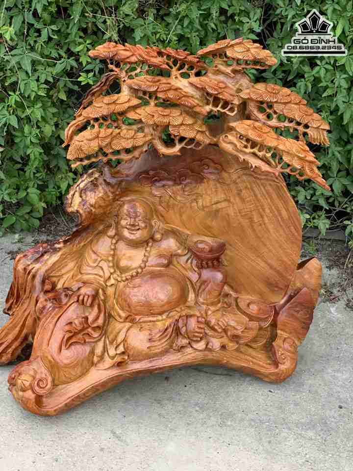 Tuong-Phat-Di-Lac-Ngoi-Goc-Tung-Go-Huong