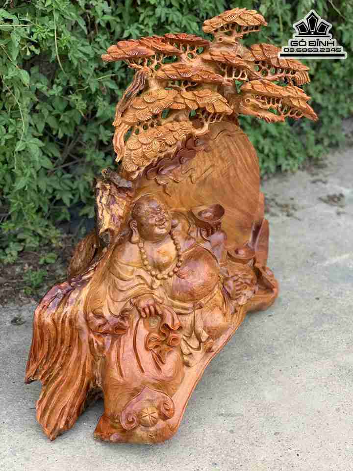 Tuong-Phat-Di-Lac-Ngoi-Goc-Tung-Go-Huong