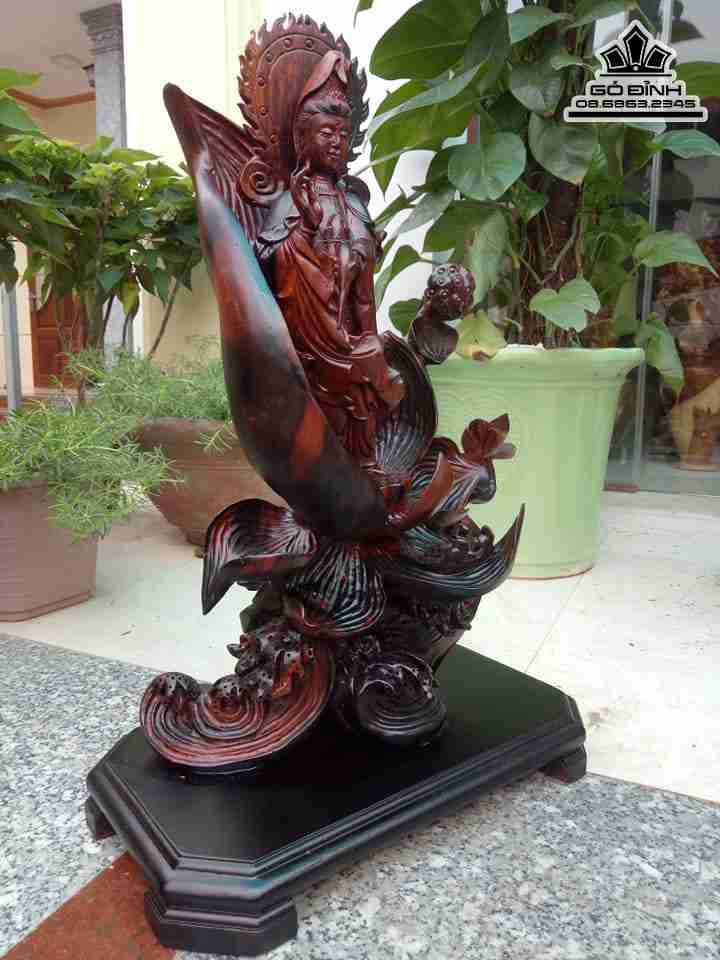 Tuong-Phat-Ba-Quan-Am-Dung-Dai-Sen-Go-Dep