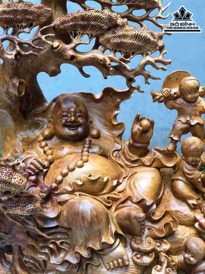 Tuong-Phat-Di-Lac-Ngoi-Goc-Tung-Go-Bach-Xanh