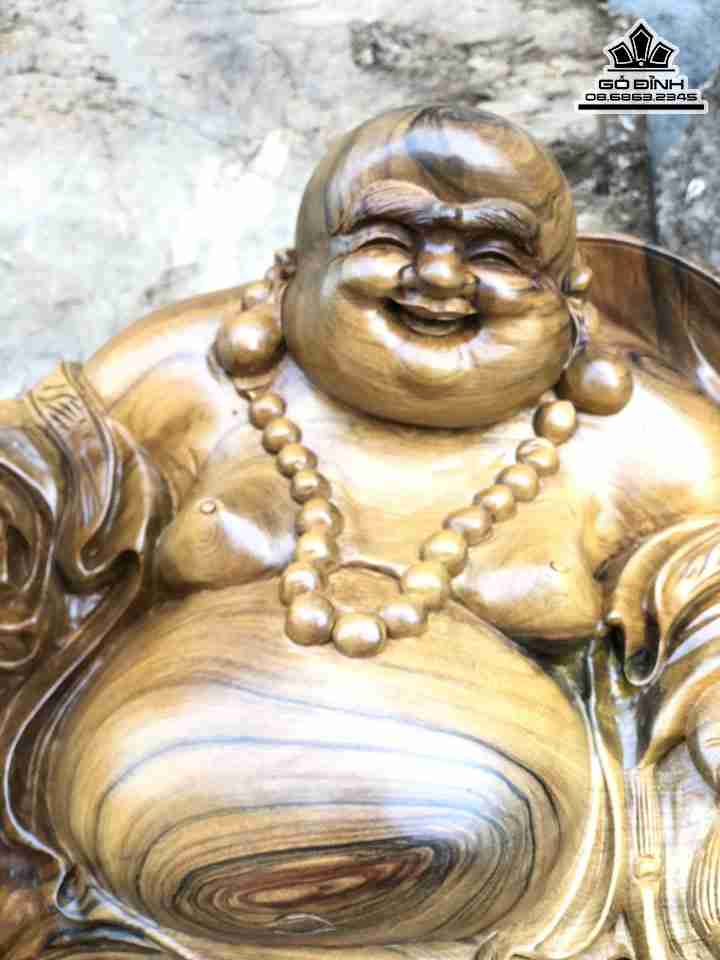 Tuong-Phat-Di-Lac-Ngoi-Tam-Phuc-Go