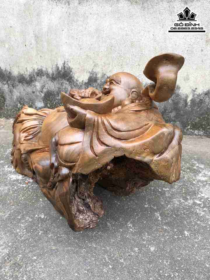 Tuong-Phat-Di-Lac-Ngoi-Go-Bach-Xanh