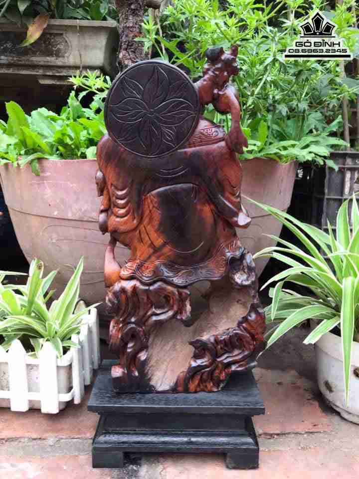 Tuong-Phat-Di-Lac-Cuoi-Ca-Chep-Go-Trac