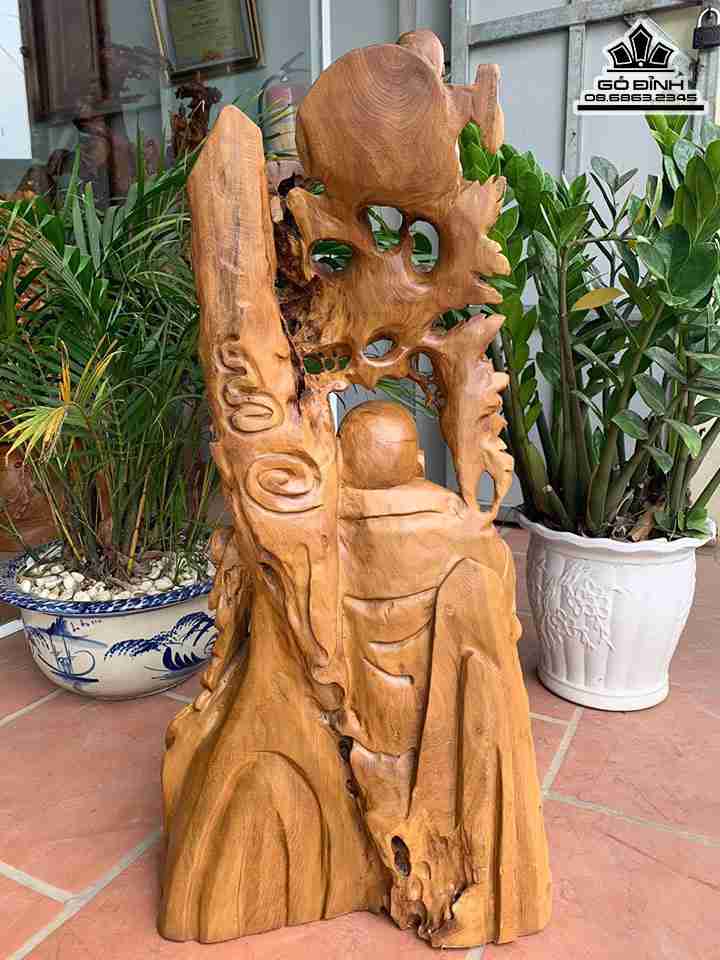 Tuong-Phat-Di-Lac-Dung-Goc-Dao-Go-Xa-Xi