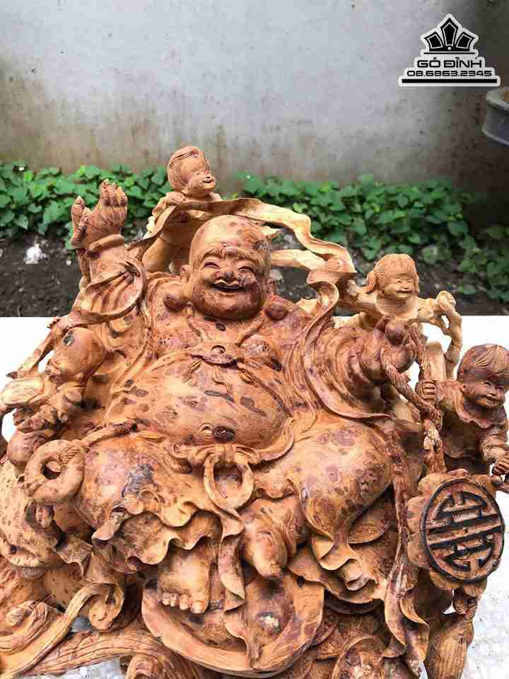 Tuong-Phat-Di-Lac-Ngoi-Go-Nu-Ngoc-Am