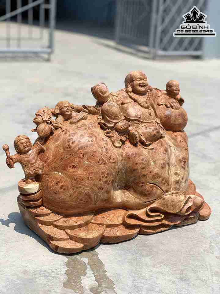 Tuong-Phat-Di-Lac-Ngoi-Bao-Tien-Go