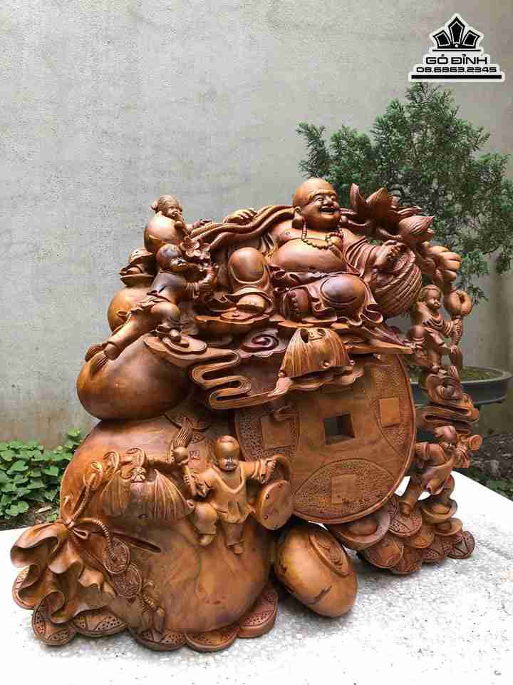 Tuong-Phat-Di-Lac-Ngoi-Tai-Loc-Go-Dep