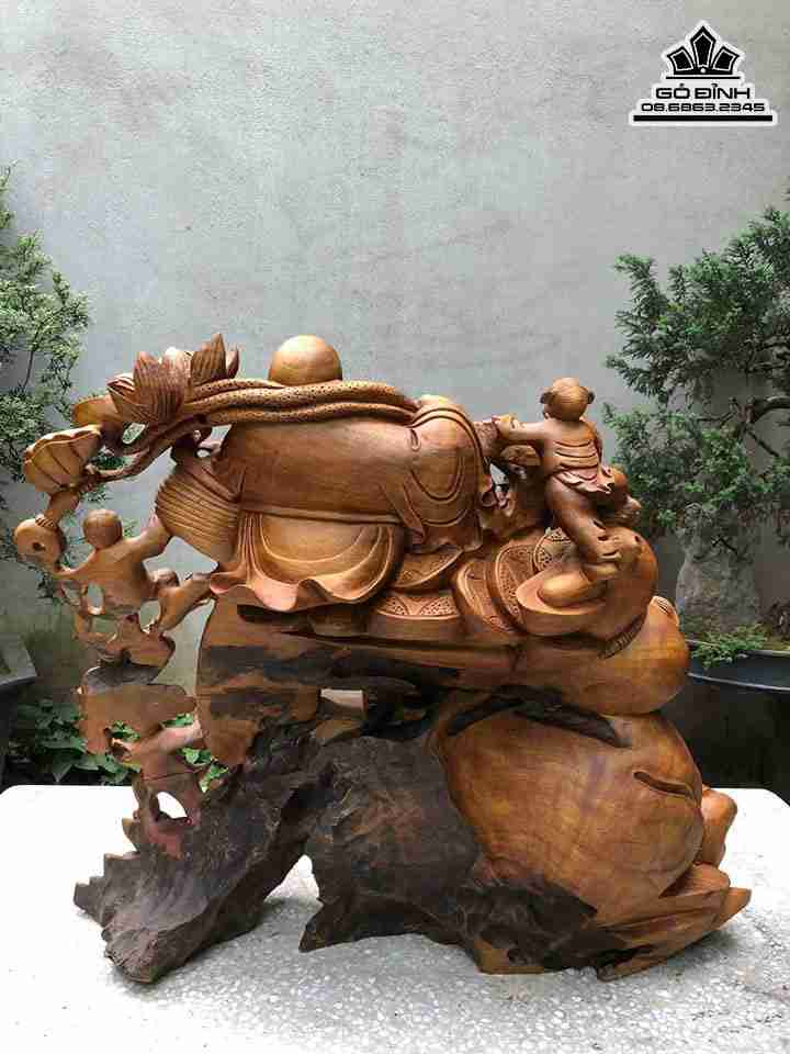 Tuong-Phat-Di-Lac-Ngoi-Tai-Loc-Go-Xa-Xi