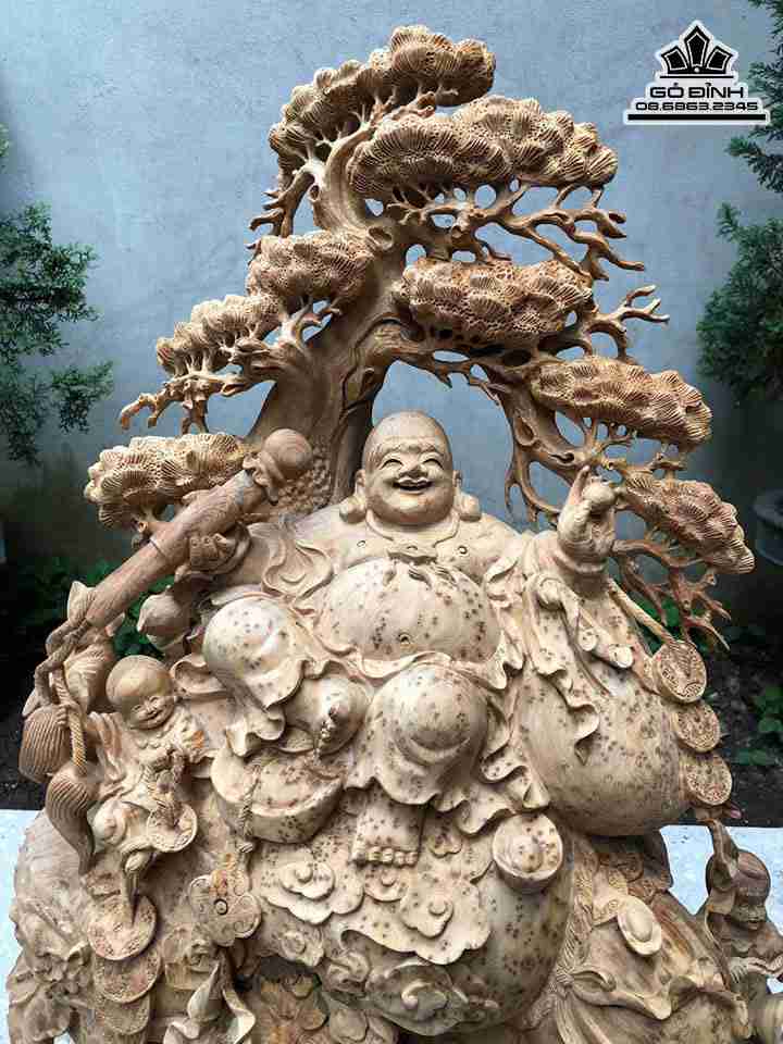 Tuong-Phat-Di-Lac-Ngoi-Goc-Tung-Go-Dep