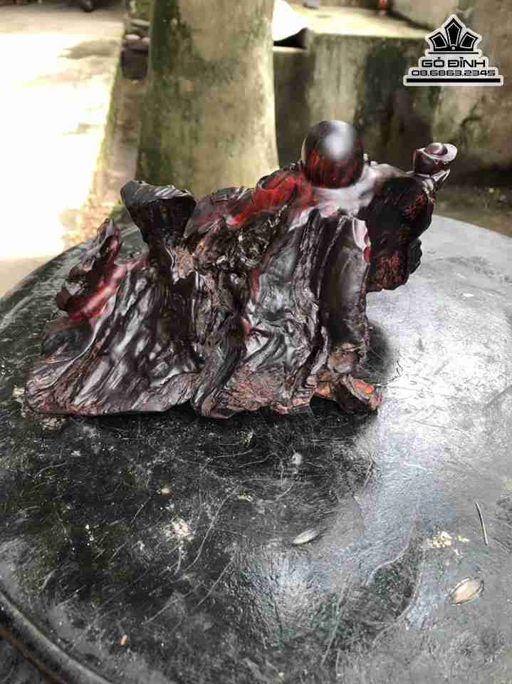 Tuong-Phat-Di-Lac-Ngoi-Go