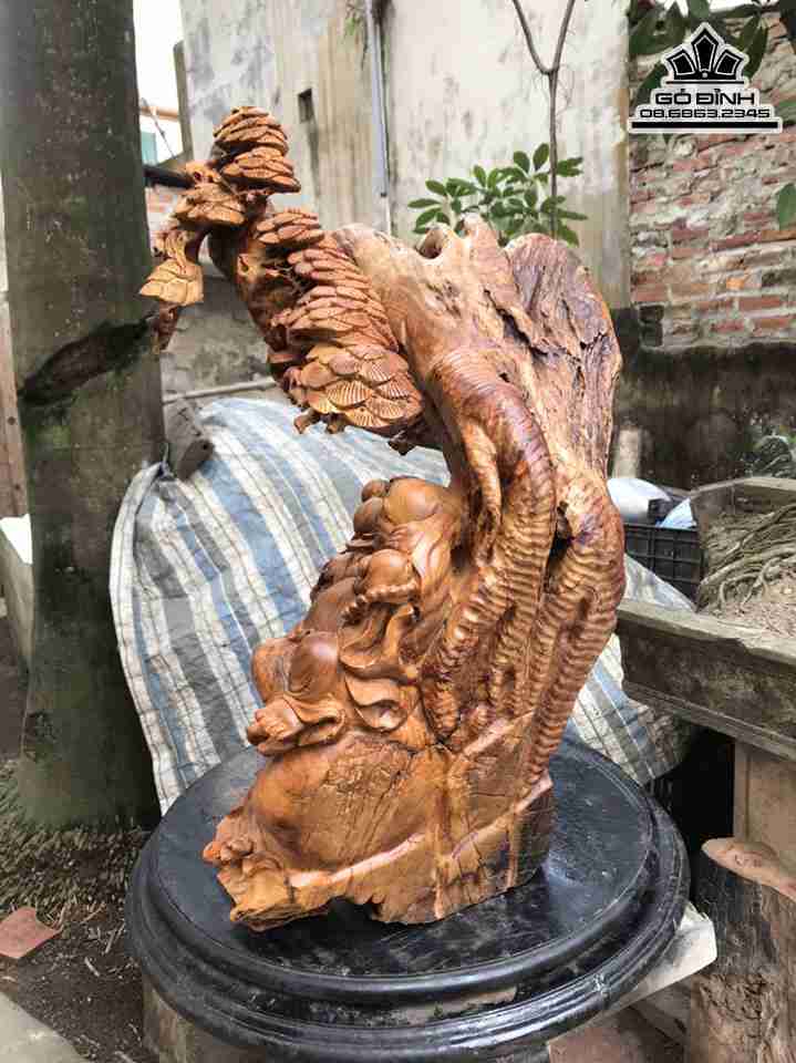 Tuong-Phat-Di-Lac-Ngoi-Goc-Tung-Go-Huong