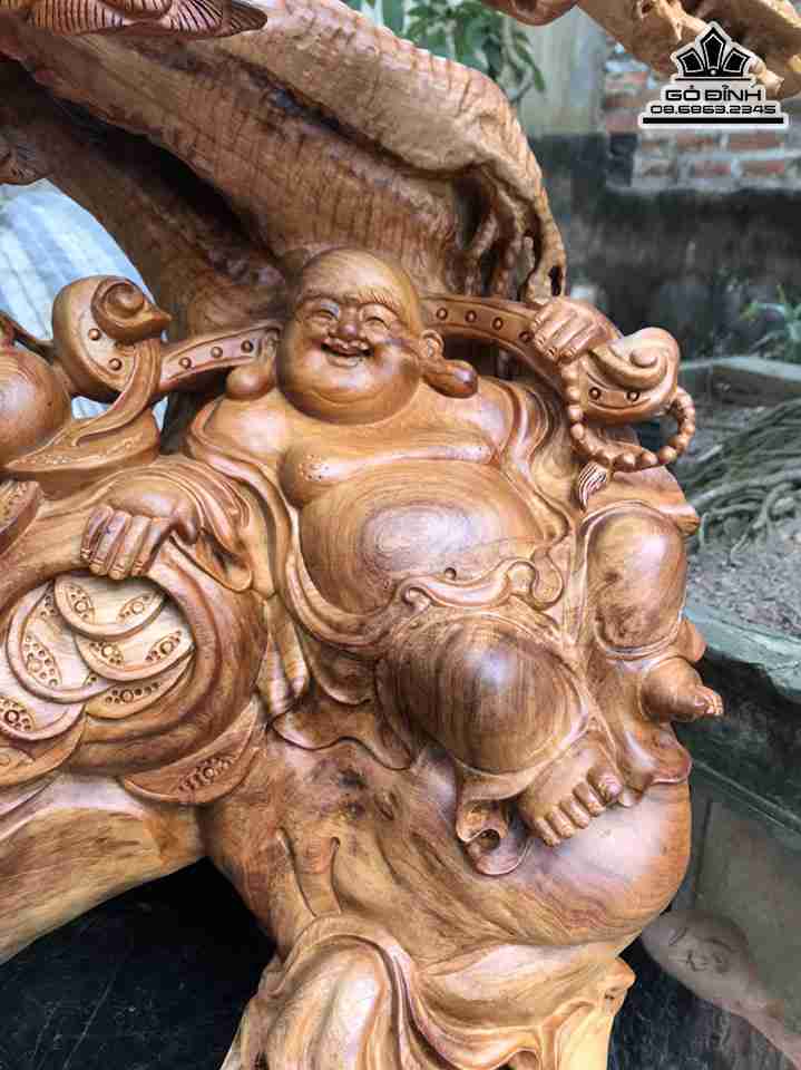 Tuong-Phat-Di-Lac-Ngoi-Goc-Tung-Go-My-Nghe