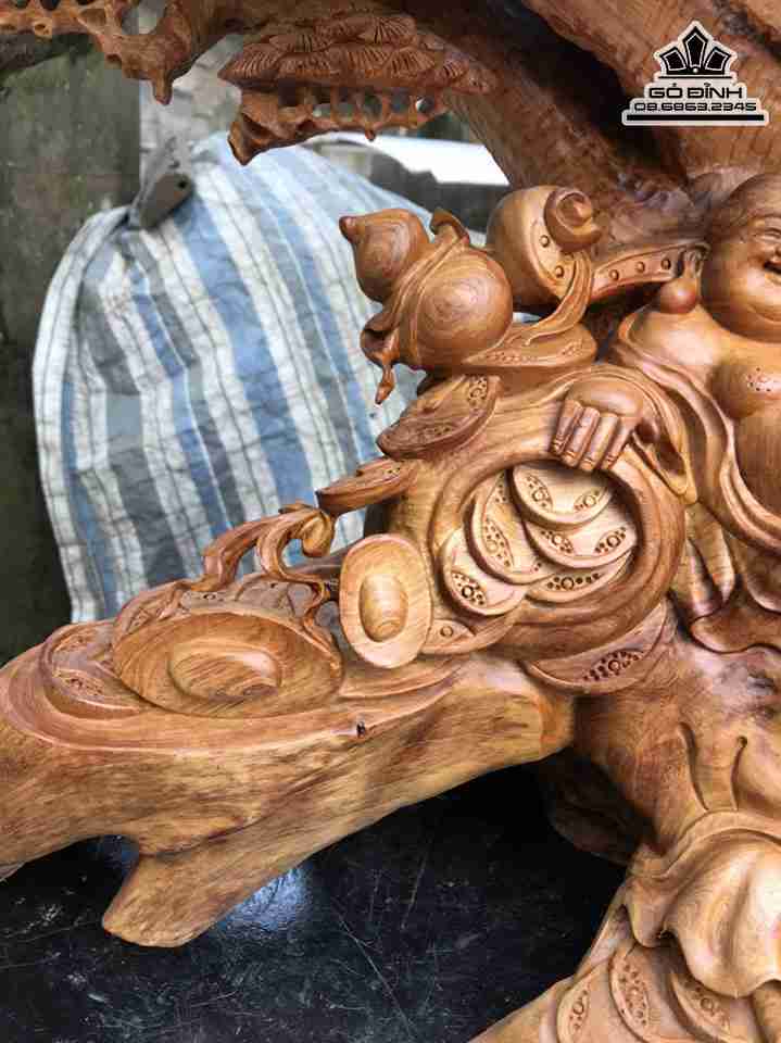 Tuong-Go-Phat-Di-Lac-Ngoi-Goc-Tung-Go-Huong