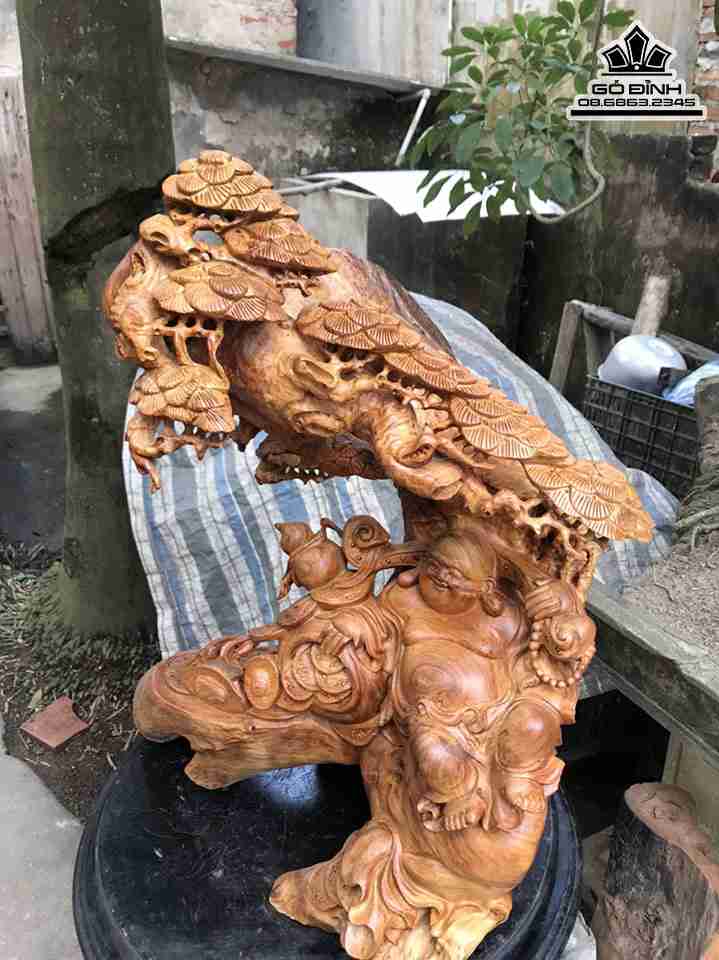 Tuong-Phat-Di-Lac-Ngoi-Goc-Tung-Go-Huong