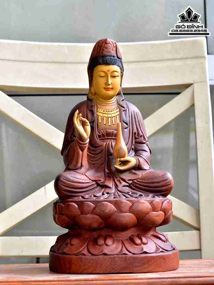 Tuong-Phat-Ba-Quan-Am-Ngoi-Dai-Sen-Go-Huong