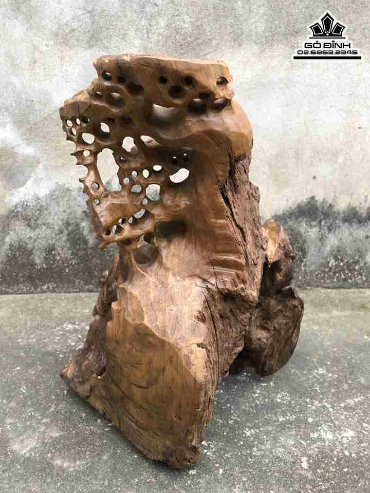 Tuong-Phat-Di-Lac-Ngoi-Goc-Tung-Go