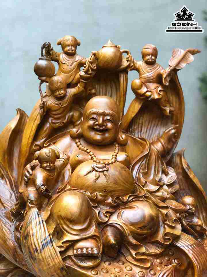 Tuong-Phat-Di-Lac-Ngoi-Dai-Sen-Go-Xa-Xi